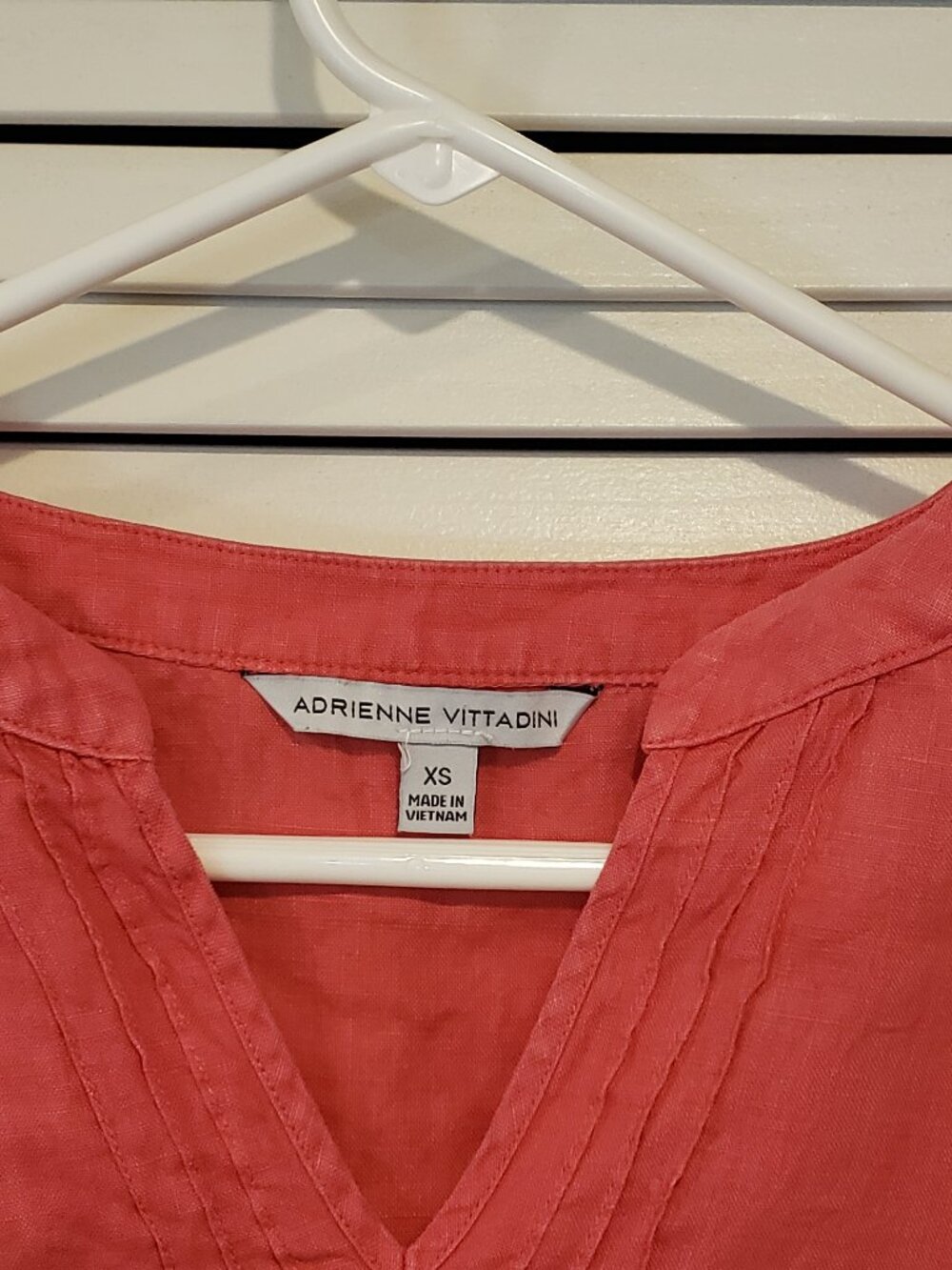 Adrienne Vittadini hibiscus 100% Linen Pintuck Notch Neck Tank top XS - Picture 3 of 4